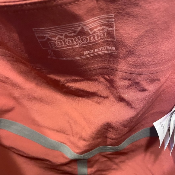 Patagonia new bermuda shorts with tags (dirt roamer shorts) - Picture 3 of 7